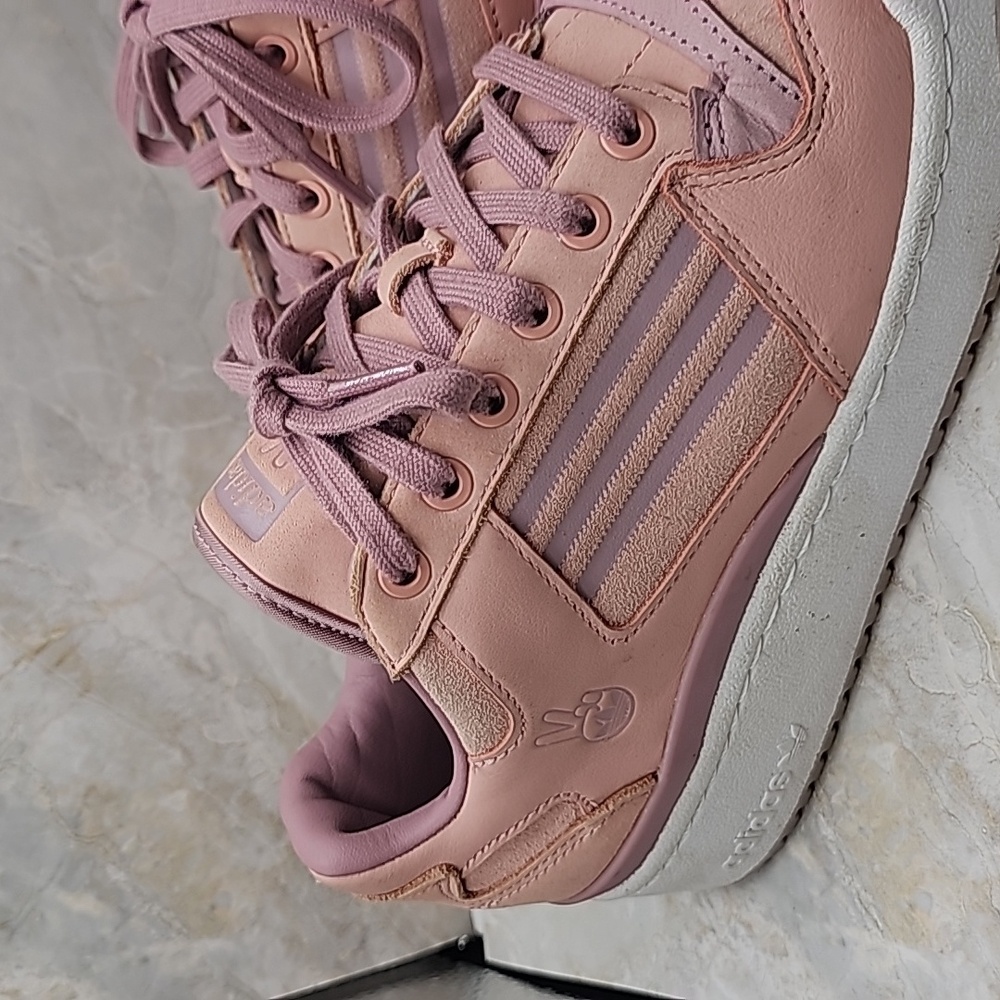 Original Pink Adidas size 7.5 - Picture 3 of 10